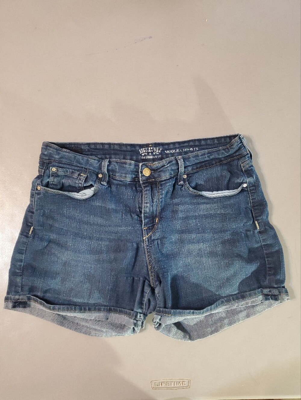Signature Levi's Dark Blue Denim Modern Jean Shorts Size 12